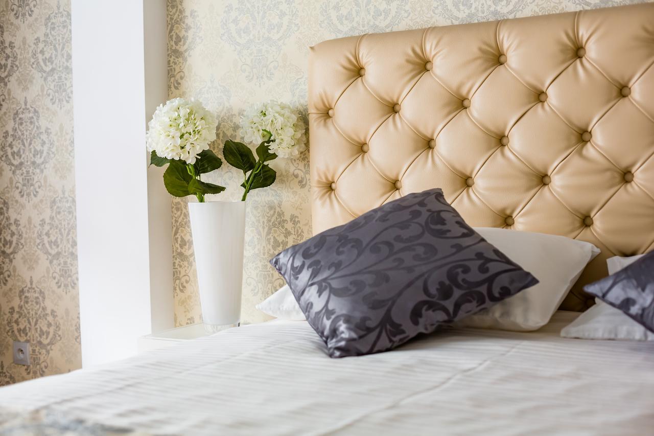 Designer Apartment Зі Світлом! Lviv Bagian luar foto