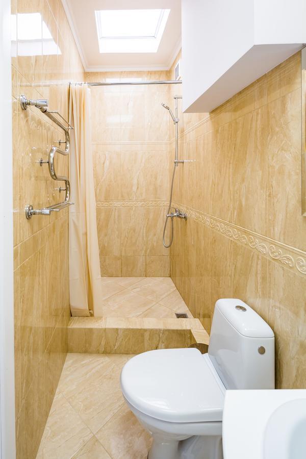 Designer Apartment Зі Світлом! Lviv Bagian luar foto