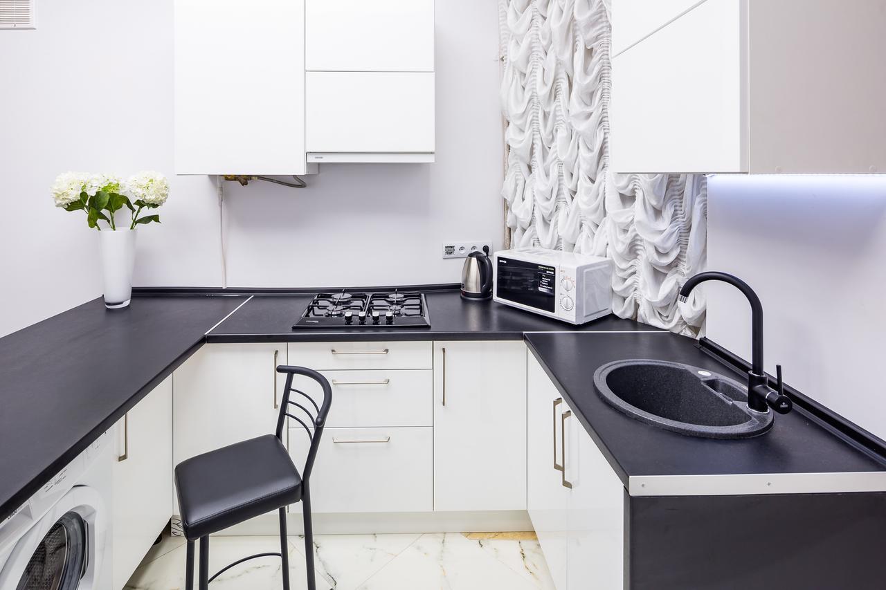 Designer Apartment Зі Світлом! Lviv Bagian luar foto